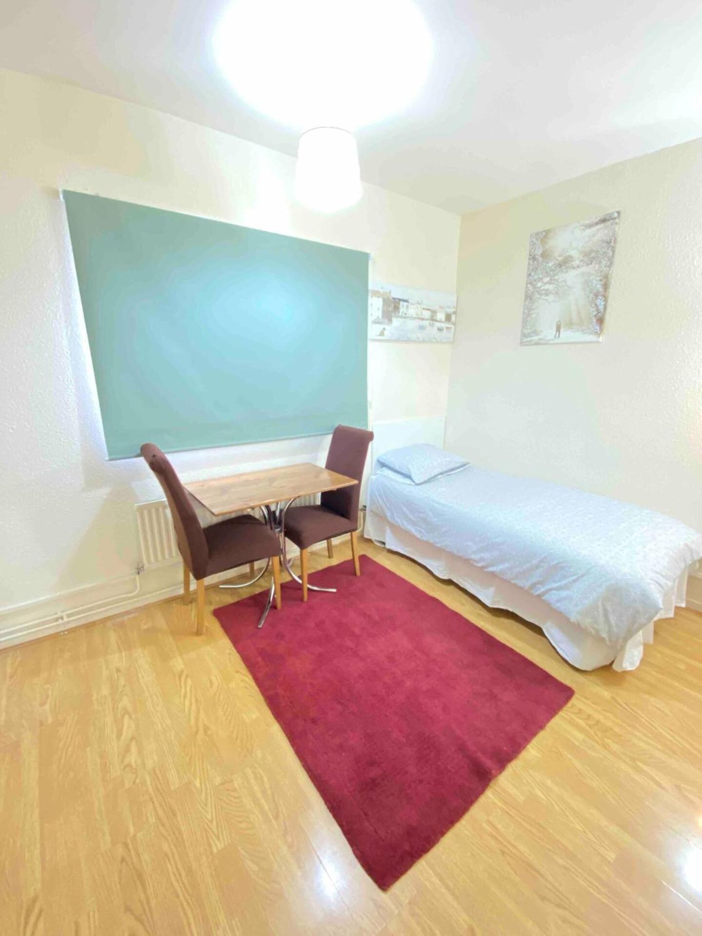 Single Room - Kings Cross, Female Only,, Guest Rooms ロンドン エクステリア 写真